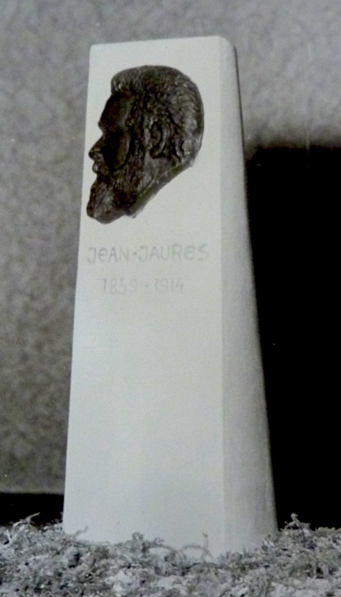 stele square