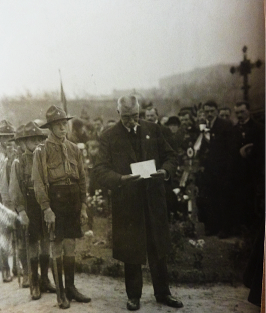 Le discours de Georges Gay, maire, chevalier de la Légion d'Honneur.