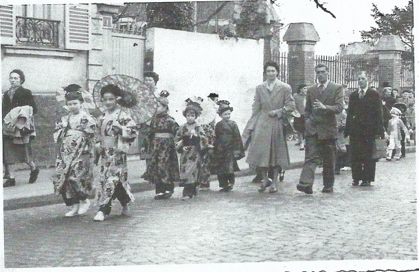 1954 défilé dans les rues