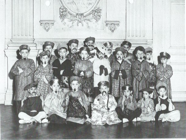 1954 - Le ballet chinois - salle des mariages