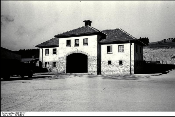 entrée principale du camp de Mauthausen