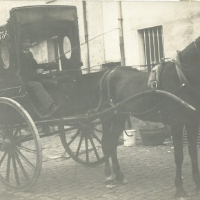 Un fiacre allait trottinant...      Noisy-le-Sec vers 1912